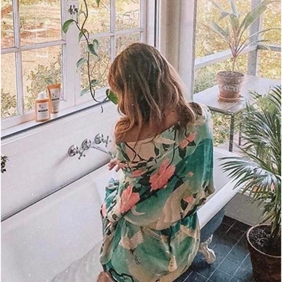 Nightingale Bohemian Gypsy Floral Moon Oversized Resort Beach Maxi Kimono - Picture 6 of 10